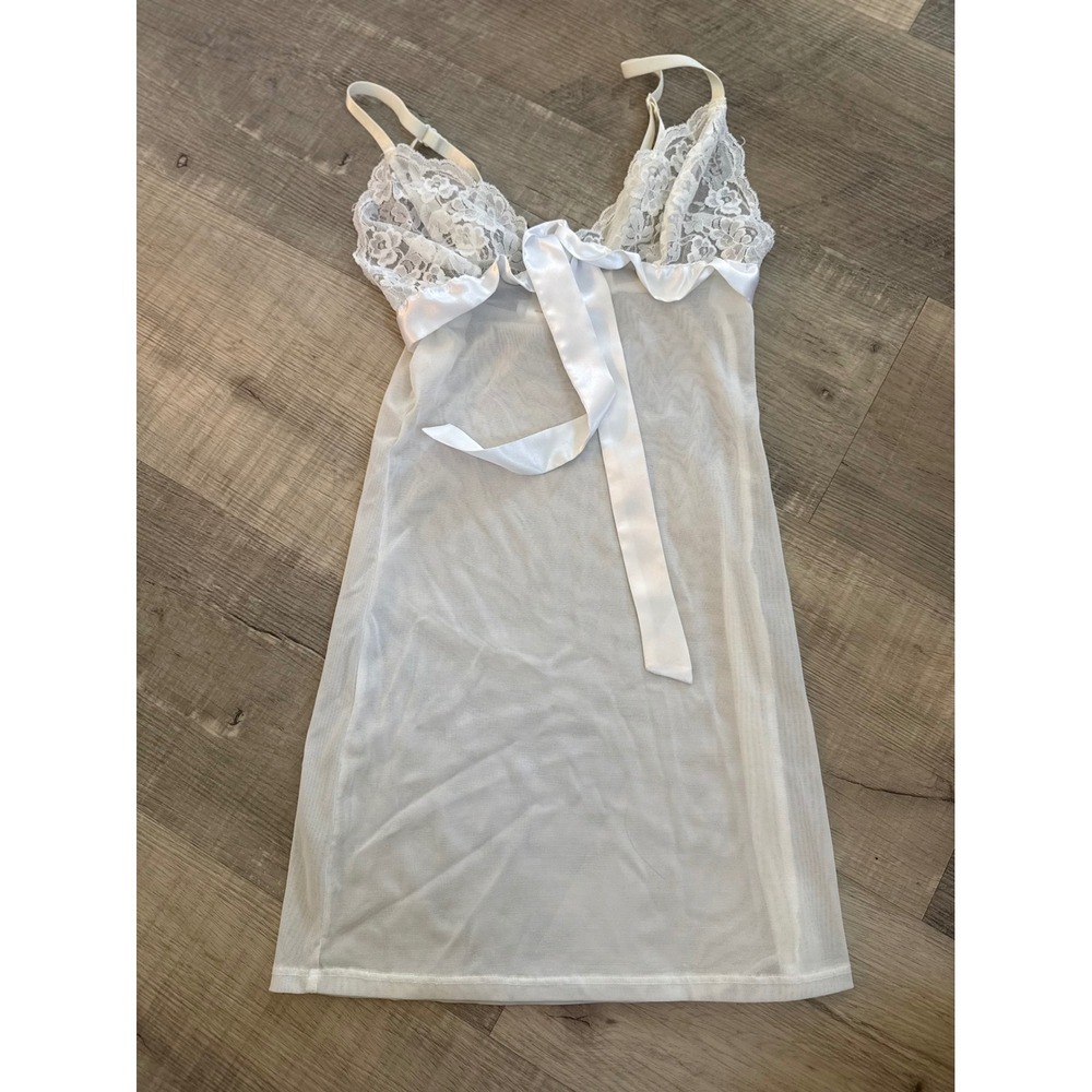 Frederick's of Hollywood White Lace & Sheer Mesh Babydoll Chemise – Size Small